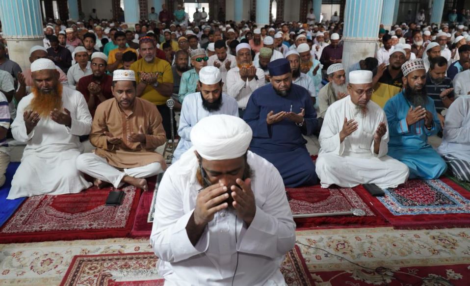 বিমান বিধ্বস্তের ঘটনায় দেশের সকল মসজিদে বিশেষ দোয়া ও মোনাজাত 
