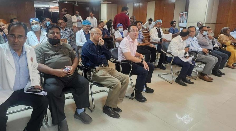 দগ্ধদের চিকিৎসায় জাতীয় বার্ন ইনস্টিটিউটে সিঙ্গাপুরের মেডিকেল টিম