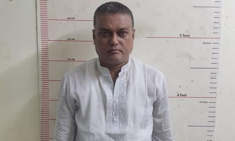 সাঁথিয়া পৌরসভার সাবেক মেয়র গ্রেফতার 