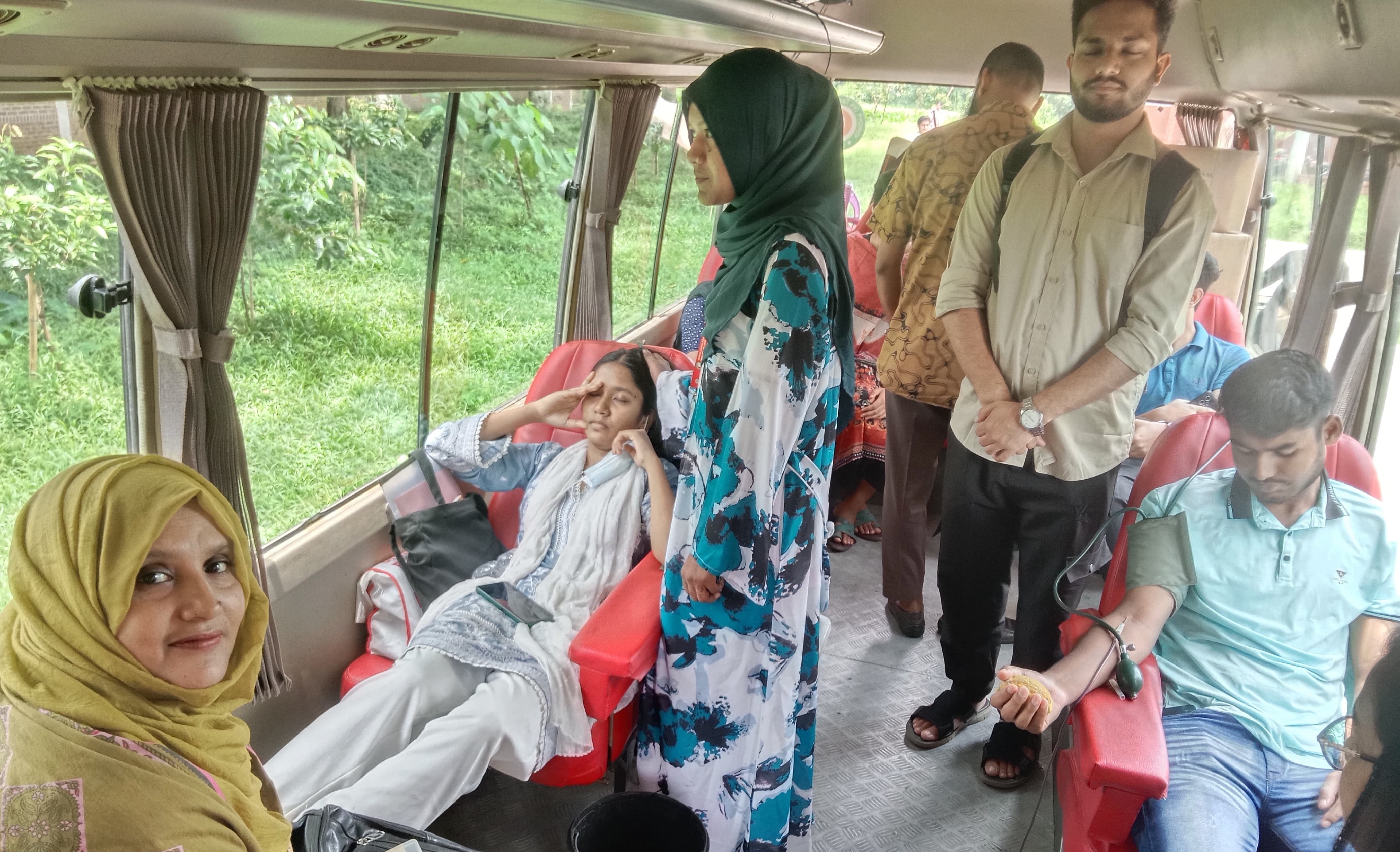 জুলাই অভ্যুত্থান স্মরণে শাবিপ্রবিতে স্বেচ্ছায় রক্তদান কর্মসূচি