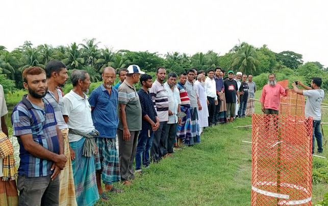 বাগেরহাটে দুর্যোগপ্রবন এলাকায় তালের চারা রোপন