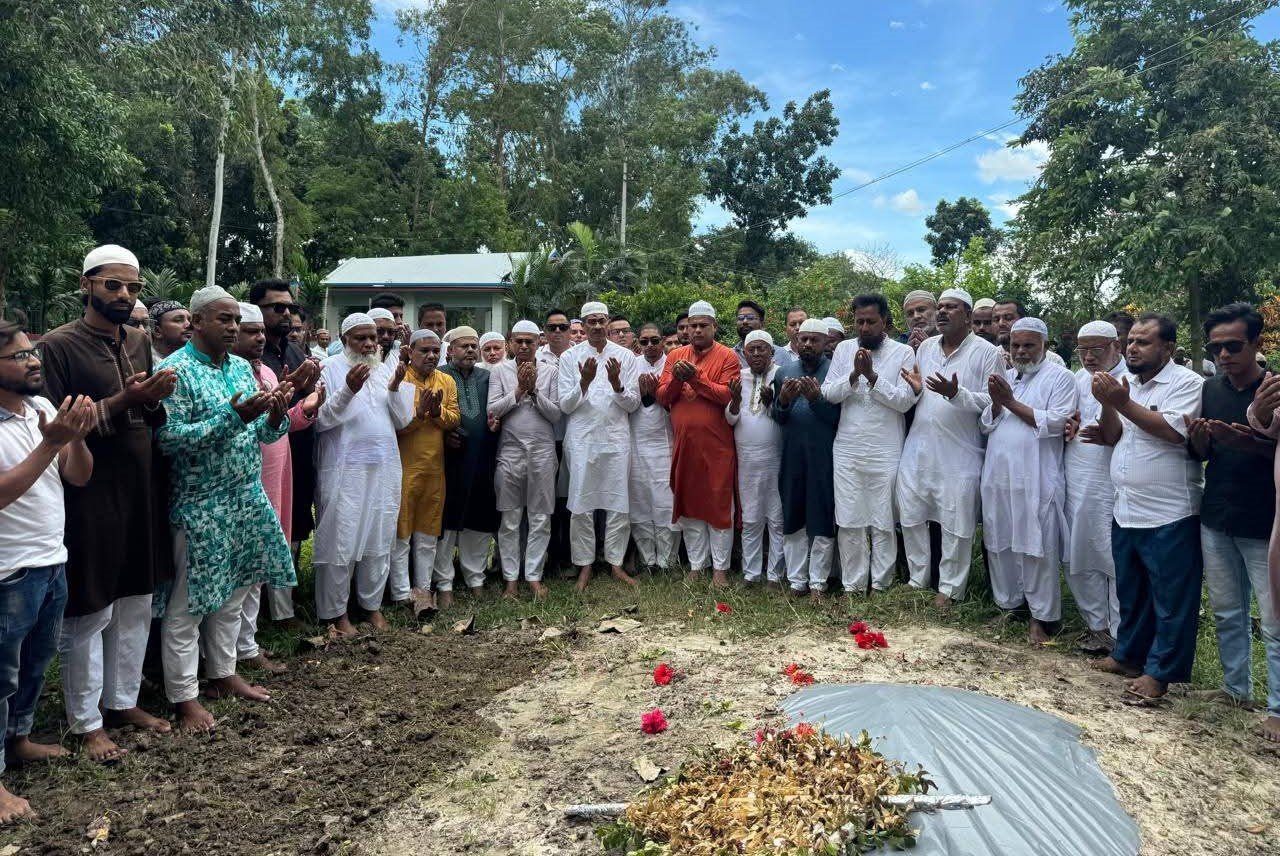 মাইলস্টোনের শিক্ষিকা মাশুকা বেগমের কবর জিয়ারত বিএনপির