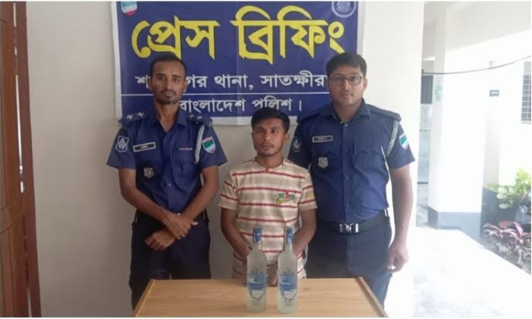 সাতক্ষীরায় মাদক কারবারি আটক  