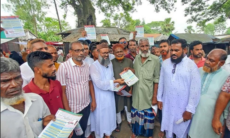 নন্দীগ্রামে বিএনপির ৩১ দফার লিফলেট বিতরণ ও গণসংযোগ