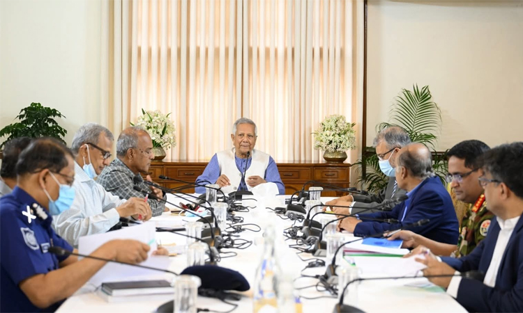 নির্বাচনের প্রস্তুতি নিয়ে প্রধান উপদেষ্টার সঙ্গে আইন-শৃঙ্খলা বাহিনীর সভা