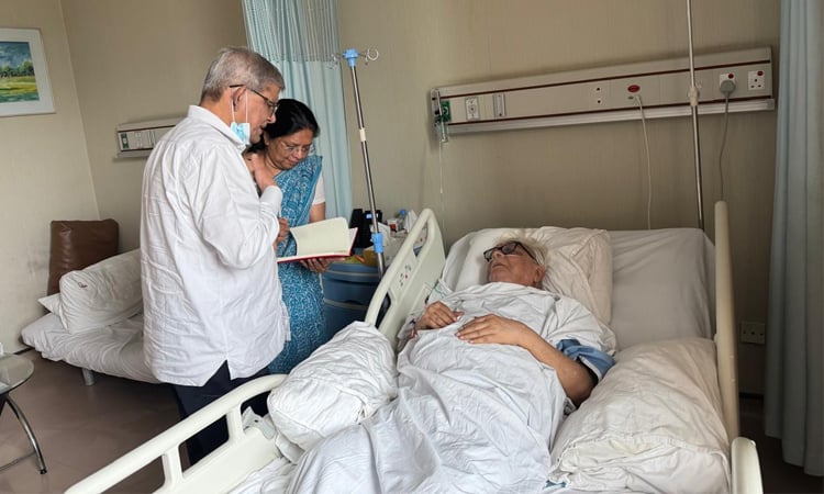 বদরুদ্দীন উমরকে দেখতে হাসপাতালে মির্জা ফখরুল 