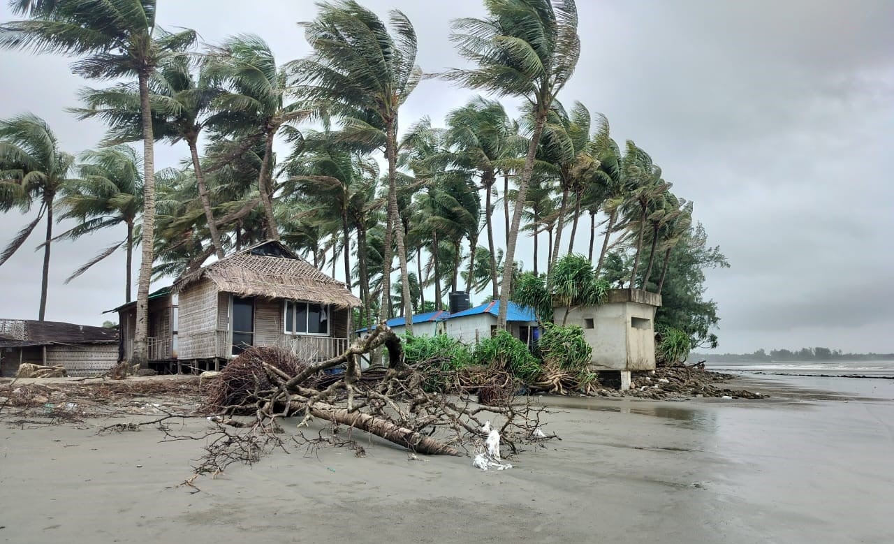 জোয়ারের আঘাতে লন্ডভন্ড সেন্ট মার্টিন, প্লাবিত শতাধিক বসতি
