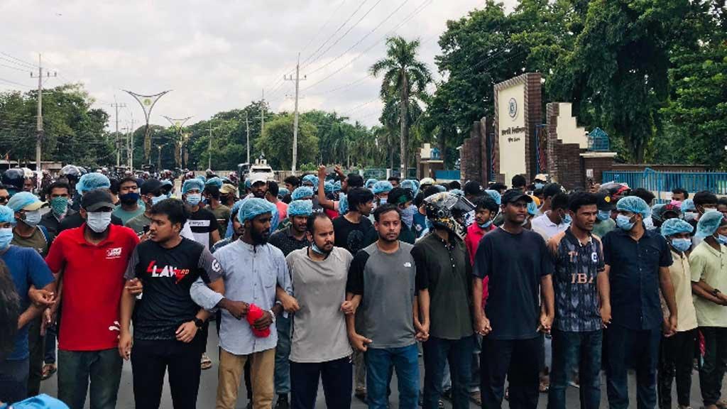 রাজশাহীতে ৯ দাবিতে ফের রাস্তায় নামেন শিক্ষার্থীরা, শুরু হয় ধরপাকড় 