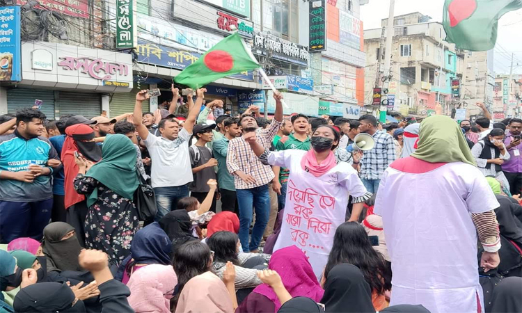 ফেনী শহরে পাহারা বসায় আওয়ামী লীগ 