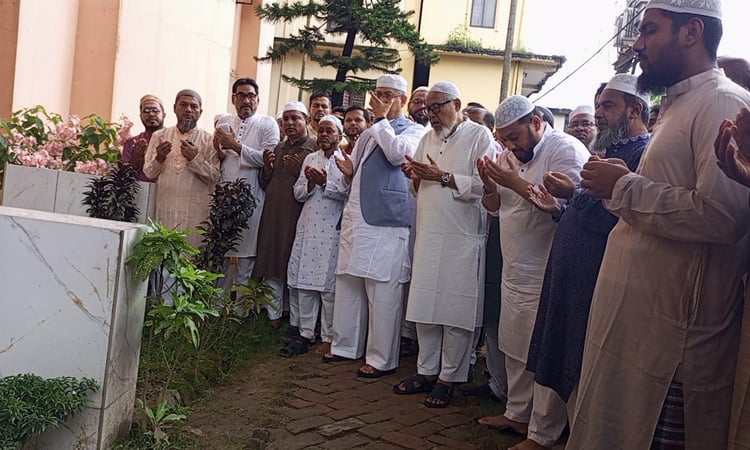 হাটহাজারী মাদ্রাসা পরিদর্শন করলেন বিএনপি নেতা নজরুল ও সালাহউদ্দিন