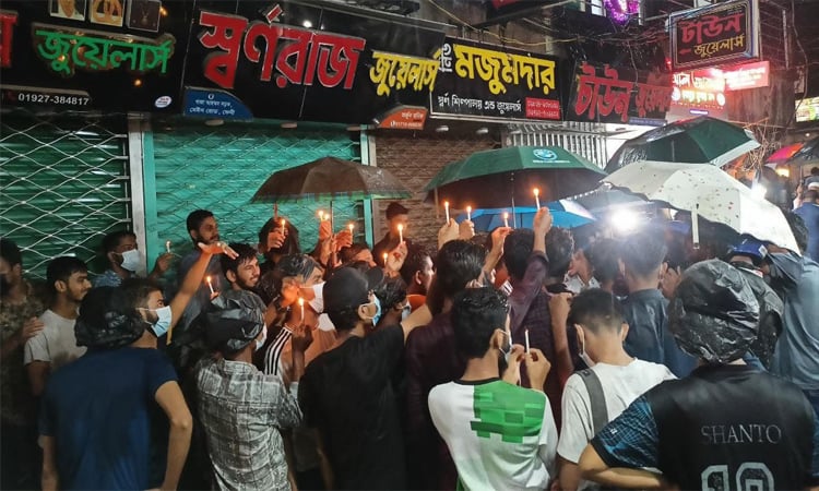 ফেনীতে পুলিশি বাধা উপেক্ষা করে ‘রিমেম্বারিং আওয়ার হিরোস' পালন  