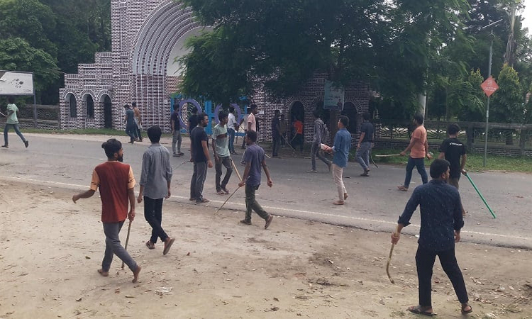 দিনাজপুরে সংঘর্ষে আহত হয়েছিলেন ৩৫ জন
