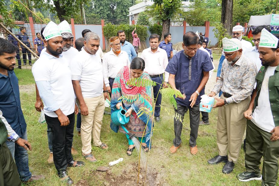 চুয়াডাঙ্গায় সপ্তাহব্যাপী বৃক্ষরোপণ অভিযান  ও বৃক্ষমেলার উদ্বোধন