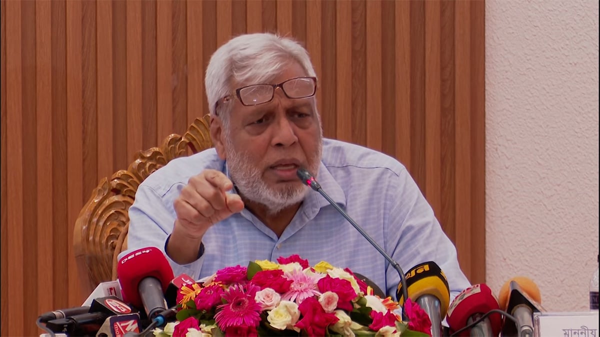 সাশ্রয়ী মূল্যে বিদ্যুৎ সরবরাহ নিরবচ্ছিন্ন রাখার চেষ্টা চলছে : জ্বালানি উপদেষ্টা