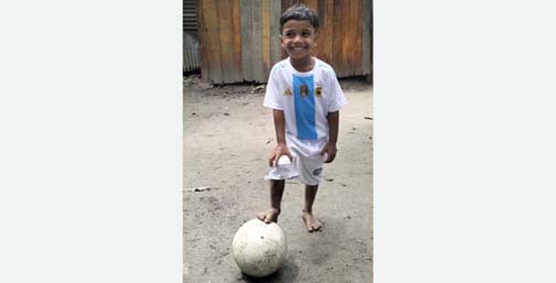 চাঁদপুরের ক্ষুদে সোহানের স্বপ্নজুড়ে শুধুই মেসি