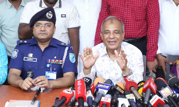 উৎসবমুখর পরিবেশে নির্বাচন অনুষ্ঠানে সরকারের পক্ষ থেকে প্রস্তুতি নেওয়া হচ্ছে : স্বরাষ্ট্র উপদেষ্টা