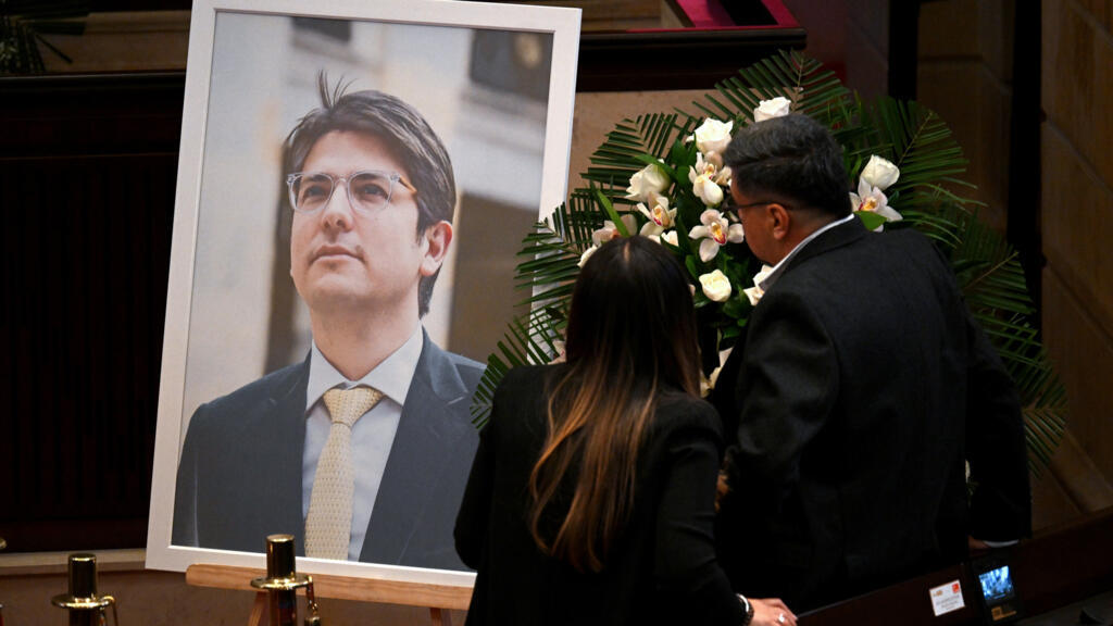 জুনে সমাবেশে গুলিবিদ্ধ কলম্বিয়ার প্রেসিডেন্ট প্রার্থীর মৃত্যু