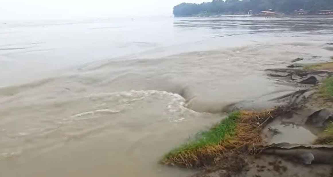 রাজশাহীতে পদ্মার পানি বিপৎসীমার কাছাকাছি, চর ও নিম্নাঞ্চল প্লাবিত