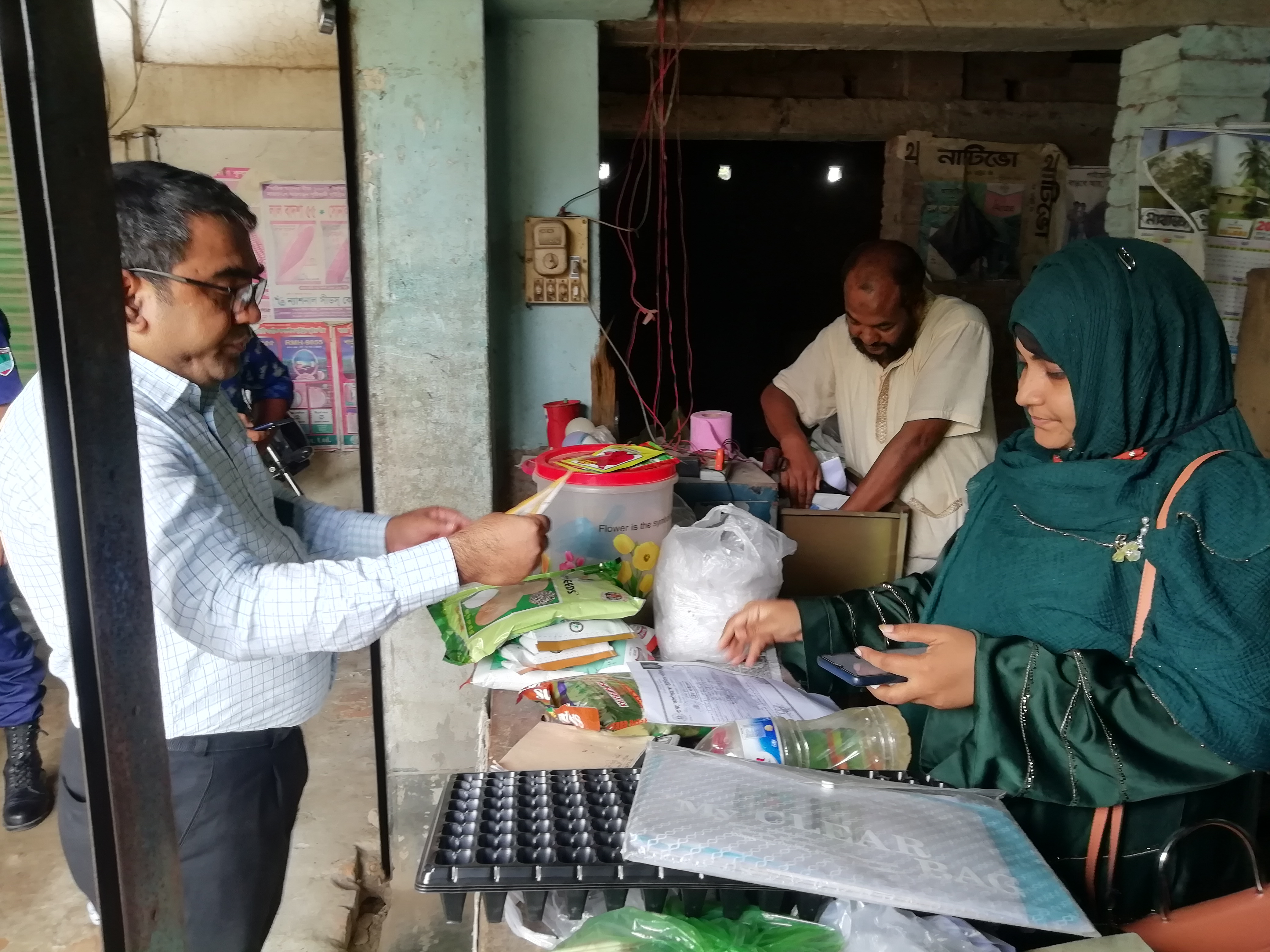 চুয়াডাঙ্গায় বিভিন্ন অনিয়মের দায়ে তিনটি প্রতিষ্ঠানকে জরিমানা