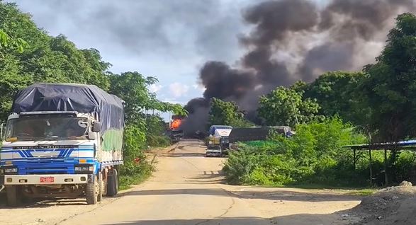মিয়ানমারে বেসামরিক গাড়িবহরে বিমান হামলায় নিহত ৮