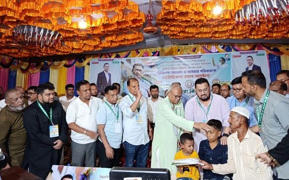 তারেক রহমান লন্ডন থেকে প্রান্তিক অসহায় পরিবারের খোঁজ রাখেন : রুহুল কবির রিজভী