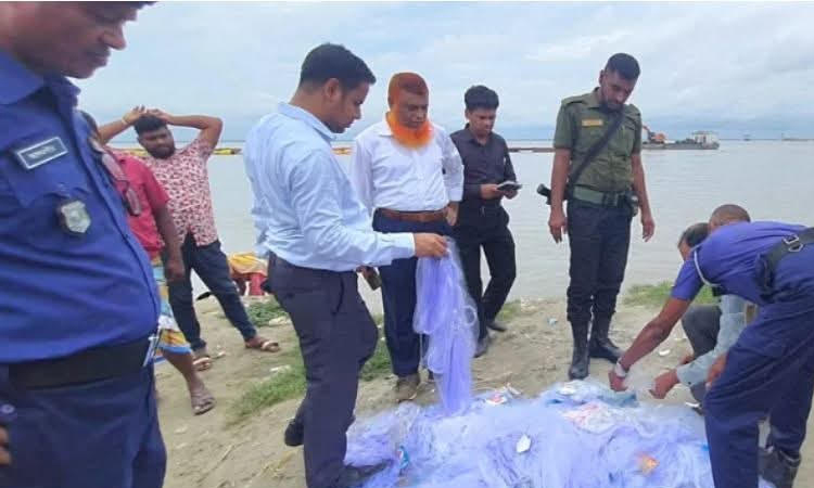 মানিকগঞ্জে ১৫ হাজার মিটার অবৈধ কারেন্ট জাল জব্দ