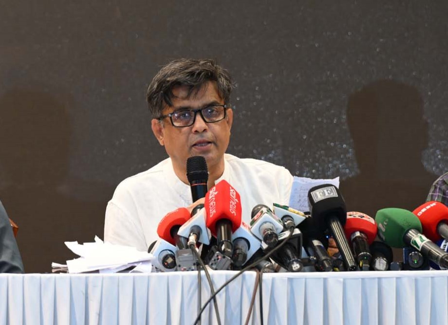 মালয়েশিয়ার স্থানীয় শ্রমিকদের মতো সুবিধা পাবেন বাংলাদেশিরা : প্রেস সচিব 