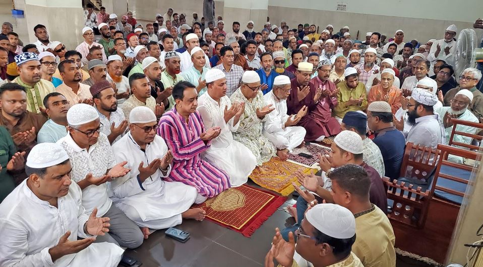 খালেদা জিয়ার জন্মদিনে বগুড়ায় দোয়া মাহফিল
