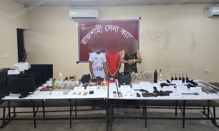 রাজশাহীতে যৌথ বাহিনীর অভিযানে আটকদের বিরুদ্ধে মামলা