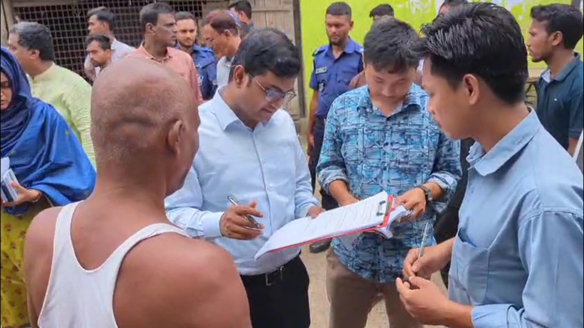 খাগড়াছড়িতে অবৈধ স্থাপনা উচ্ছেদ, জরিমানা