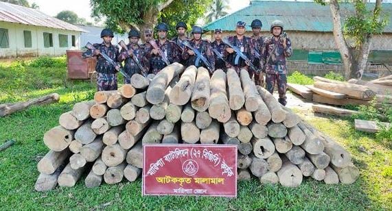 রাঙ্গামাটিতে অবৈধ সেগুন কাঠ জব্দ