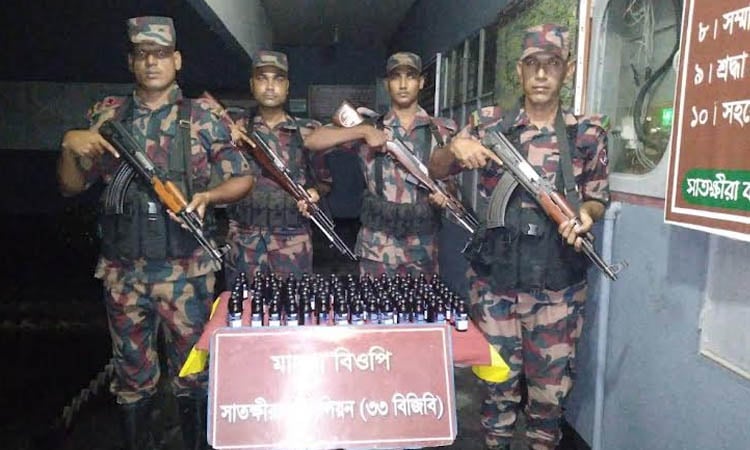 সাতক্ষীরা সীমান্তে বিপুল পরিমাণ চোরাচালান পণ্য জব্দ
