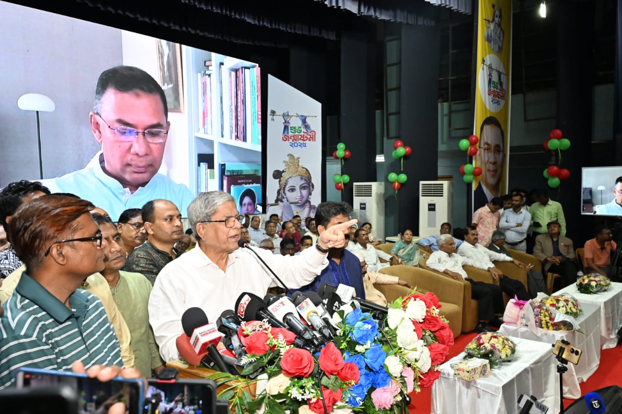 জুলাই-আগস্টের শহীদরা আমাদেরকে গণতন্ত্রের স্বপ্ন দেখার সুযোগ করে দিয়েছেন : মির্জা ফখরুল 