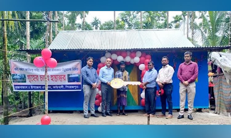 পিরোজপুরে নতুন ঘর পেয়ে আপ্লুত ওমর ফারুক