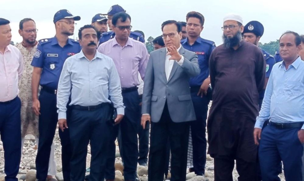 সিলেটে সাদাপাথর লুটে জড়িতরা ছাড় পাবে না : জনপ্রশাসন সচিব