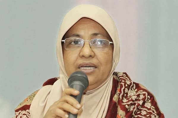 মাতৃদুগ্ধ খাওয়ানোর হার বাড়ানোর আহ্বান স্বাস্থ্য উপদেষ্টার