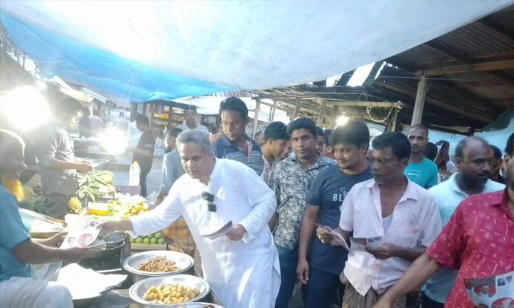কুড়িগ্রামের জয়মনিরহাটে ৩১ দফার লিফলেট বিতরণ করলো বিএনপি