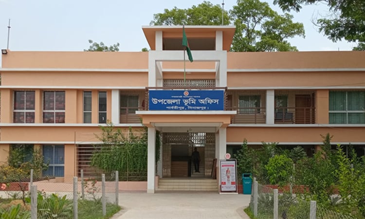 পার্বতীপুরে ৫ মাসে তিন হাজার নামজারি নিষ্পত্তি