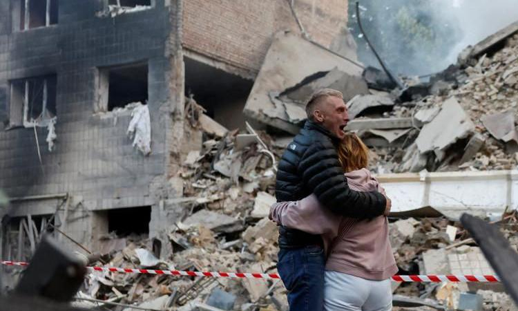 কিয়েভে রুশ হামলায় নিহতের সংখ্যা বেড়ে ১৪