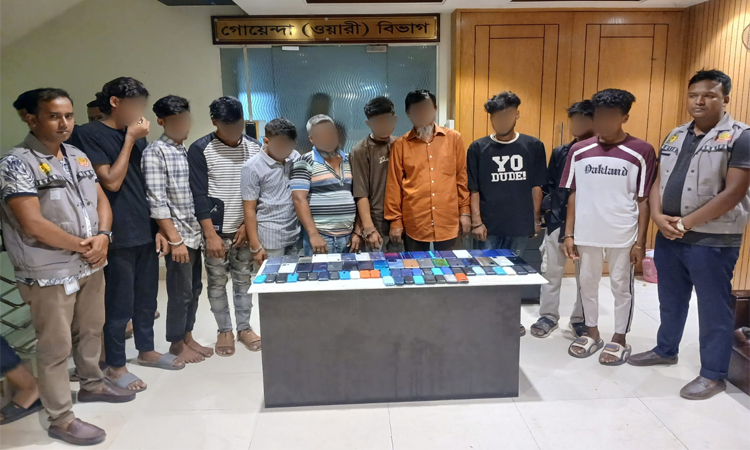 গুলিস্তানে চোরাই মোবাইল চক্রের ১০ সদস্য গ্রেফতার, উদ্ধার ১০৩ ফোন