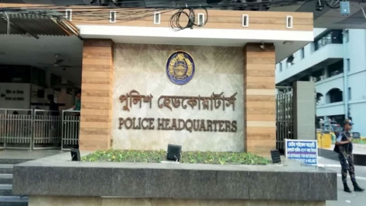 তিন গার্মেন্টস মালিকের বিরুদ্ধে ইন্টারপোলের রেড নোটিশ জারির উদ্যোগ নিয়েছে সরকার 