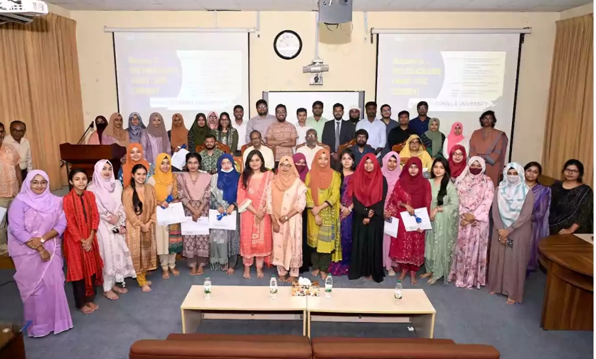 কুমিল্লা বিশ্ববিদ্যালয়ের ৫৫ শিক্ষার্থীকে 'ভাইস চ্যান্সেলর এওয়ার্ড' প্রদান