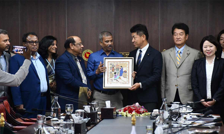 ড. আসিফ নজরুলের সঙ্গে জাপানিজ পার্লামেন্টারিয়ান লীগের প্রতিনিধিদলের সাক্ষাৎ
