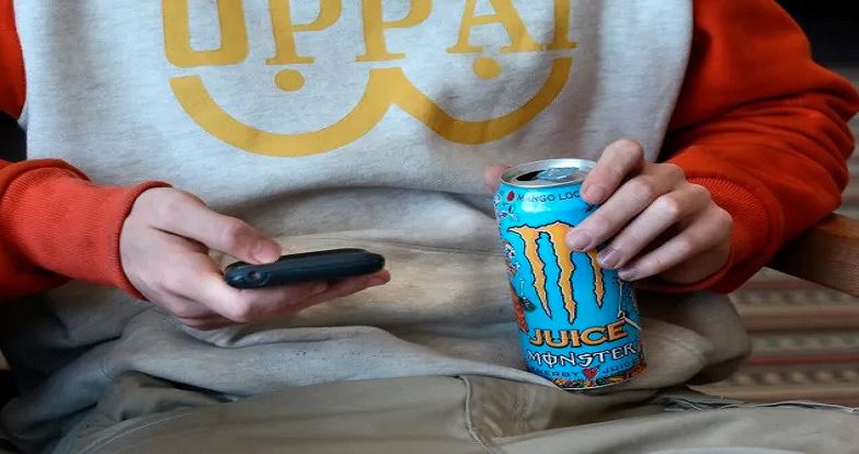 শিশুদের কাছে অ্যানার্জি ড্রিংক বিক্রি নিষিদ্ধের উদ্যোগ নিচ্ছে ব্রিটেন