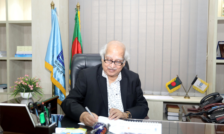 বিশ্ববিদ্যালয় শুধু জ্ঞান অর্জনের নয়, জ্ঞান বিতরণেরও স্থান: ইউজিসি চেয়ারম্যান