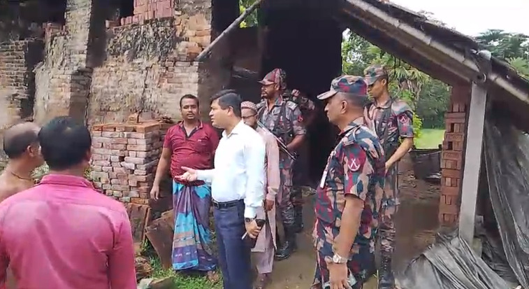 সাতক্ষীরায় দুই ইটভাটা মালিককে জরিমানা