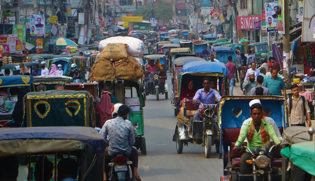 যানজটের নওগাঁ শহরে আশার আলো চার লেন সড়ক
