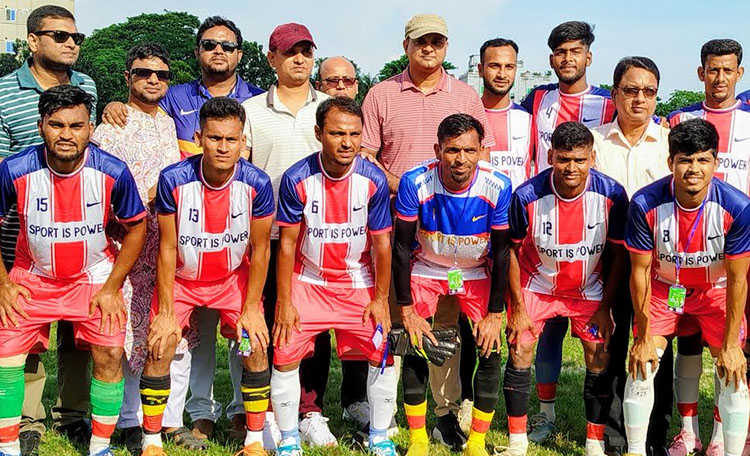 সিরাজগঞ্জ ডিসি গোল্ডকাপ ফুটবল টুর্নামেন্টের সেমিফাইনালে উল্লাপাড়া