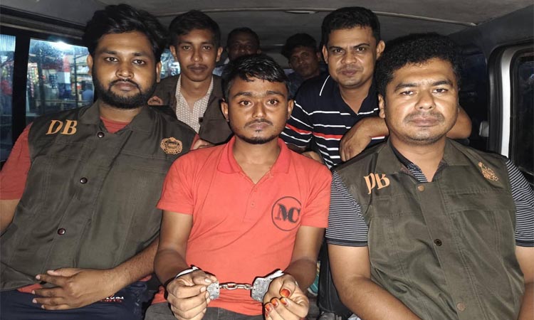 বগুড়ায় তেলের পাম্পে ক্যাশিয়ার খুন, মূল অভিযুক্ত আটক