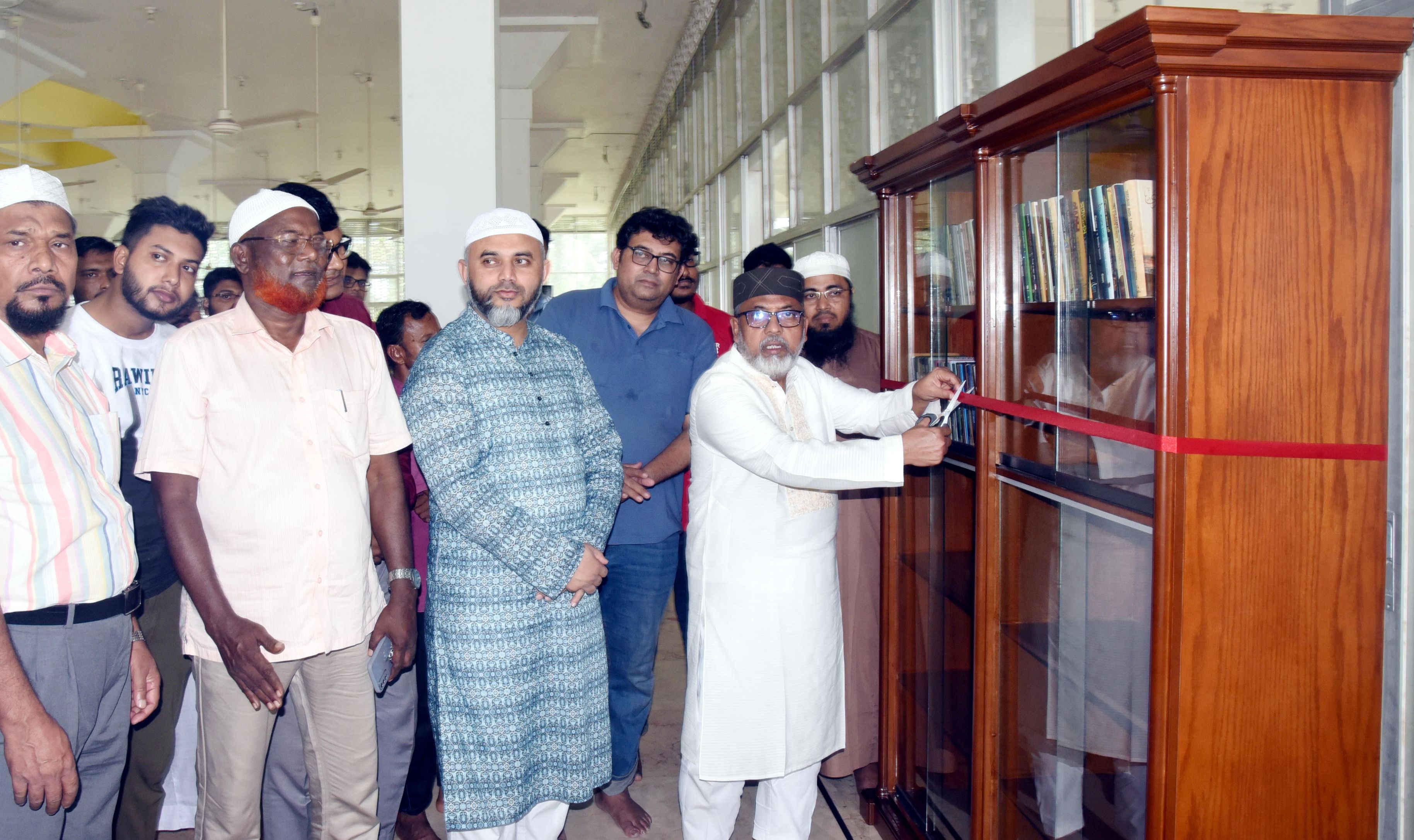 খুবির কেন্দ্রীয় মসজিদে নতুন স্টাডি কর্নার উদ্বোধন